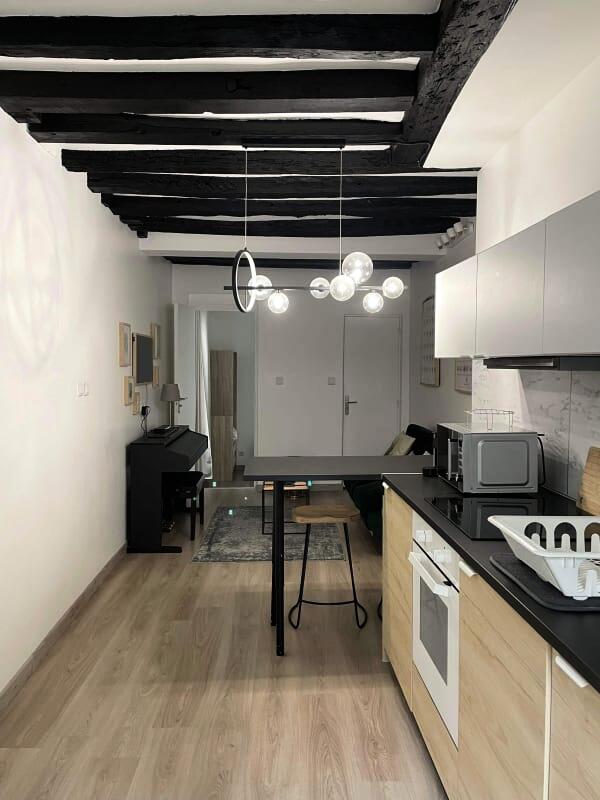 découvrez nos services d'aménagement intérieur dans le 5ᵉ arrondissement de paris. transformez votre espace avec des designs innovants et personnalisés, adaptés à vos besoins et à votre style. profitez de notre savoir-faire pour créer un intérieur unique et accueillant.