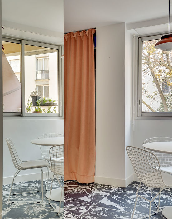 découvrez nos solutions d’aménagement intérieur à paris 75005 : optimisation d’espace, décoration sur-mesure et conseils personnalisés pour un intérieur unique et fonctionnel.