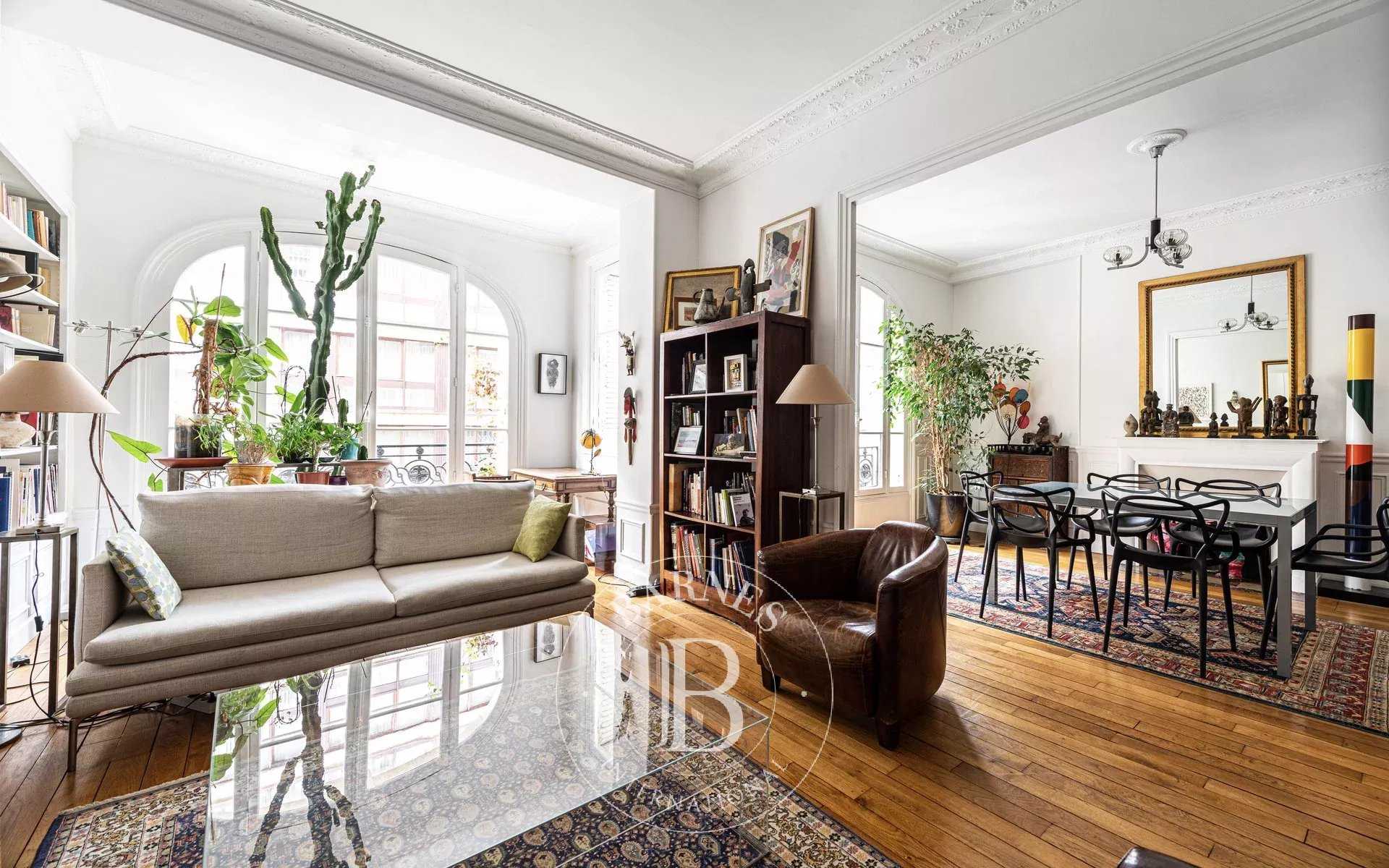 découvrez des artisans qualifiés pour vos projets dans le 5ème arrondissement de paris. que ce soit pour des rénovations, des aménagements ou des conseils personnalisés, notre réseau d'experts saura répondre à toutes vos attentes et transformer votre appartement en un espace unique et convivial.