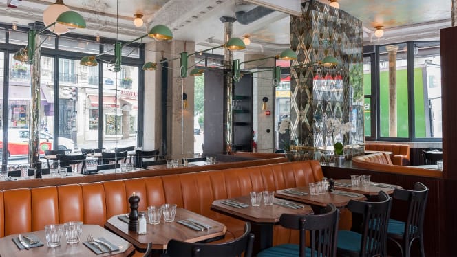 découvrez l'atelier 11 à paris, une référence en restauration d'œuvres d'art d'une valeur de plus d'un million d'euros. expertise, savoir-faire et discrétion au service des collectionneurs exigeants.