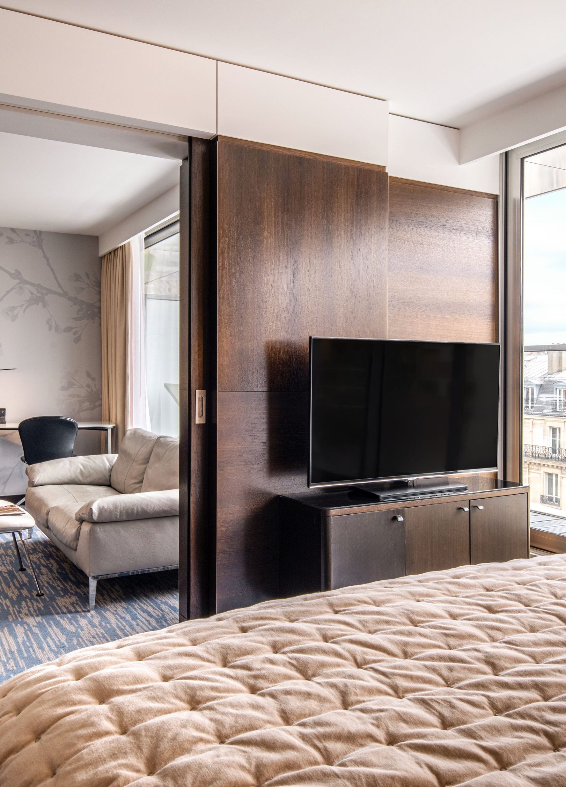 découvrez une chambre apaisante au cœur de paris 5, idéale pour un séjour relaxant et confortable dans un quartier emblématique. profitez d'un environnement calme et serein à proximité des principales attractions.