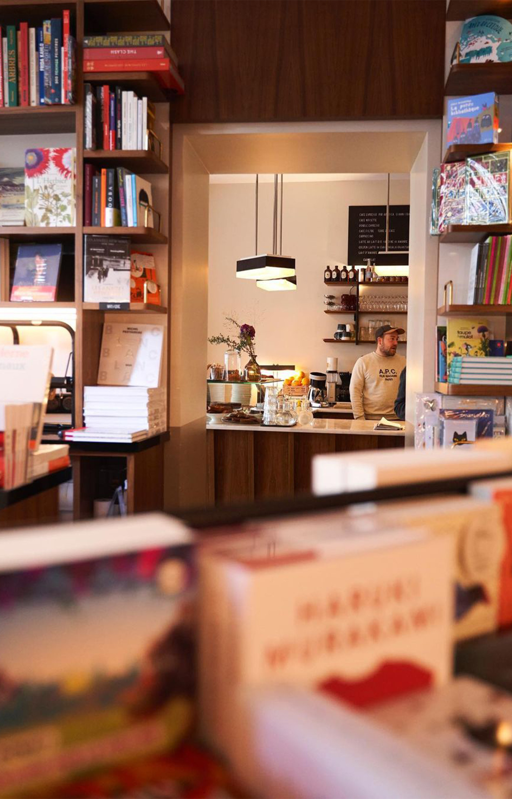 découvrez les meilleurs coins lecture à paris 5 : bibliothèques, cafés cosy et lieux calmes pour lire et se détendre au cœur du 5e arrondissement.