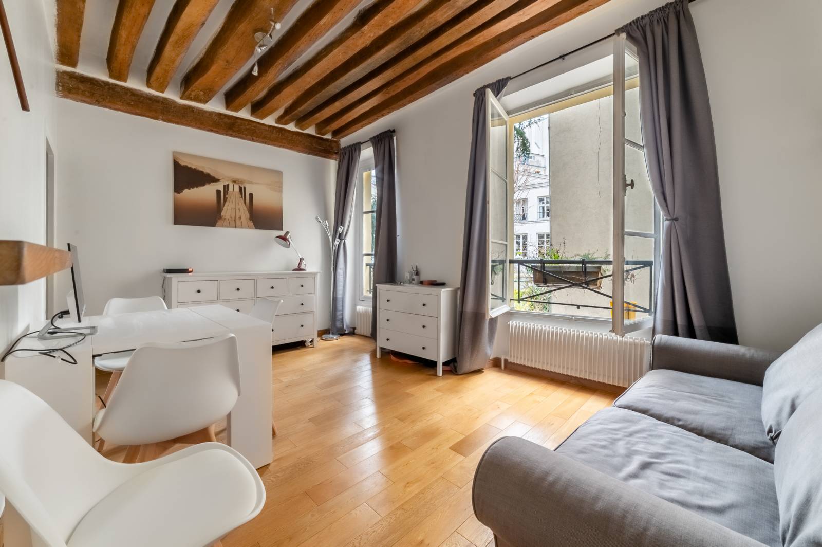 découvrez couleurs studio à paris 75005 : un espace créatif dédié à la couleur, à la décoration et à la rénovation d’intérieur. conseils personnalisés et expertise professionnelle au cœur du 5e arrondissement.