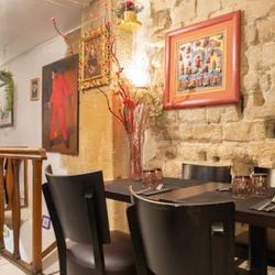 découvrez la richesse culinaire du 5ᵉ arrondissement de paris. des bistrots typiques aux restaurants étoilés, explorez les saveurs authentiques et les spécialités locales qui font de ce quartier un incontournable pour les amateurs de bonne cuisine.