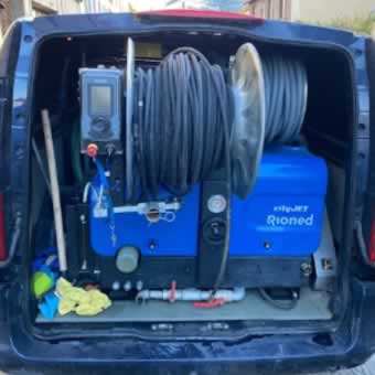 service rapide et efficace de débouchage de canalisation à paris et en île-de-france. intervention 24h/24, 7j/7 pour tous types de canalisations bouchées. devis gratuit.