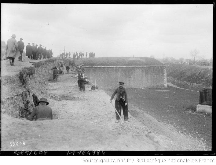 découvrez notre expertise en démolition de maisons historiques à paris : interventions respectueuses du patrimoine, conformité aux normes, conseils et accompagnement sur mesure pour vos projets de rénovation ou de reconstruction.