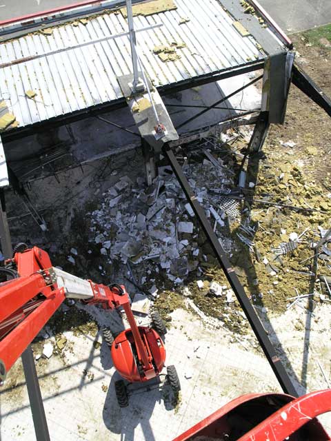 découvrez comment se déroule la démolition d'une maison historique à paris, les démarches administratives, les enjeux patrimoniaux et les étapes clés pour réussir ce projet complexe dans le respect du patrimoine urbain.