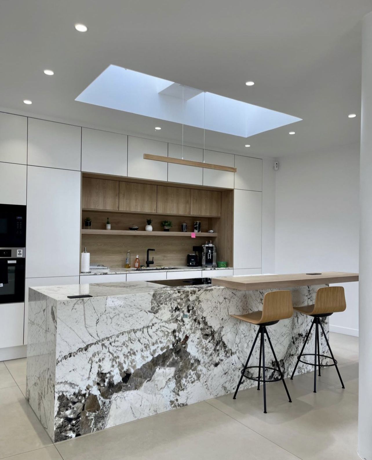 obtenez un devis personnalisé pour votre projet de rénovation de luxe dans le 5ème arrondissement de paris. transformez votre espace avec des finitions haut de gamme et un savoir-faire d'exception. contactez-nous pour une consultation gratuite.