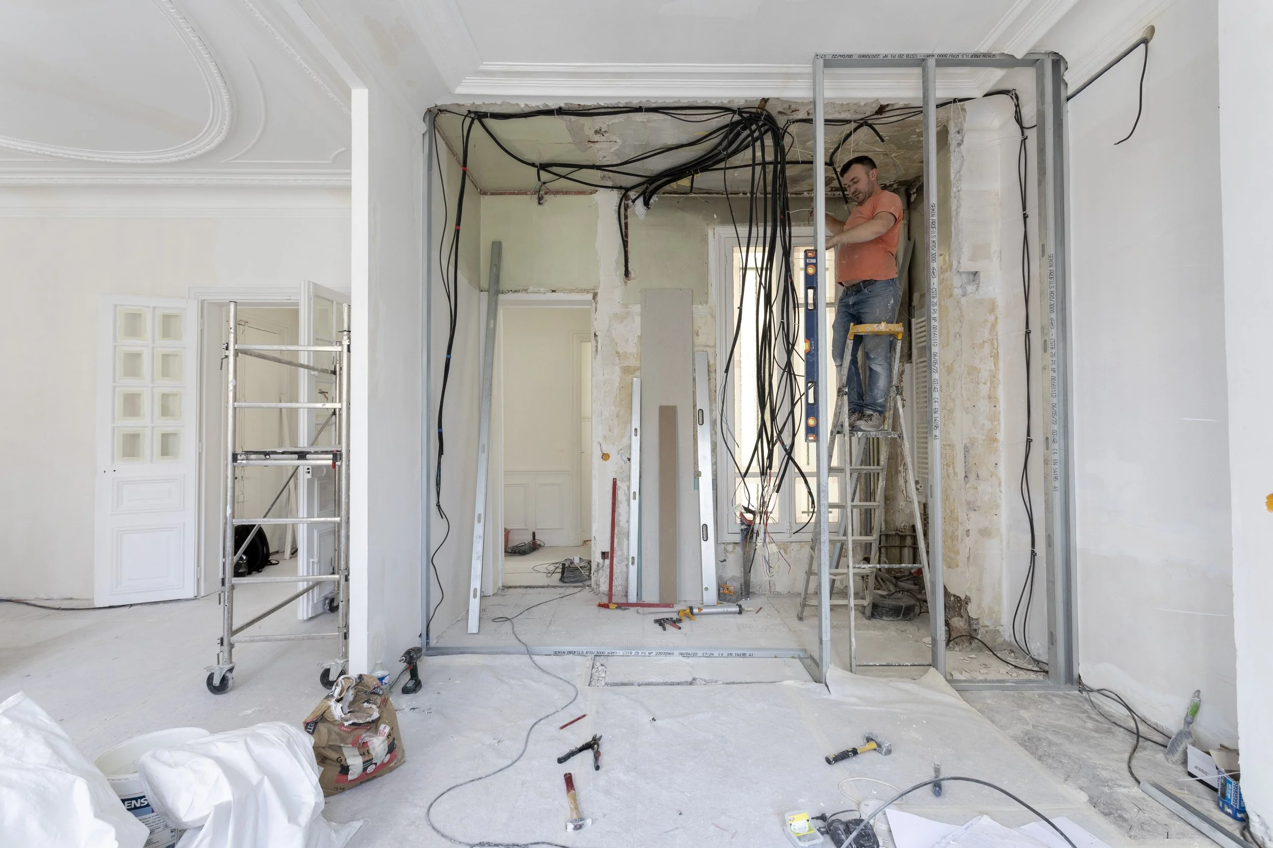 obtenez votre devis personnalisé pour une rénovation haut de gamme dans le 5ème arrondissement de paris. transformez votre espace avec des matériaux de qualité et un savoir-faire d'exception, tout en respectant votre budget.