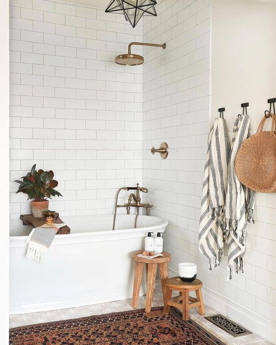 découvrez nos astuces et conseils diy pour rénover ou décorer votre salle de bain à paris. inspirez-vous d’idées tendances, économiques et faciles à réaliser pour personnaliser votre espace avec style !