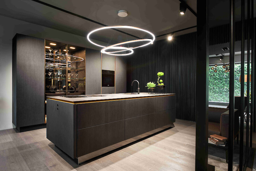 besoin d’un éclairage moderne pour votre cuisine ? spécialistes en rénovation à paris, nous vous conseillons et installons des solutions lumineuses sur-mesure pour une cuisine fonctionnelle et esthétique.