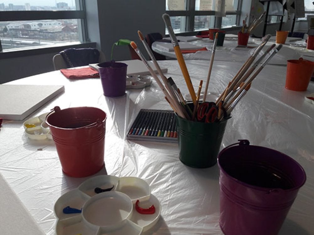 découvrez nos conseils pour harmoniser les couleurs de peinture à paris 75005. transformez votre intérieur avec des palettes tendance et un accompagnement personnalisé dans le quartier du 5e arrondissement.