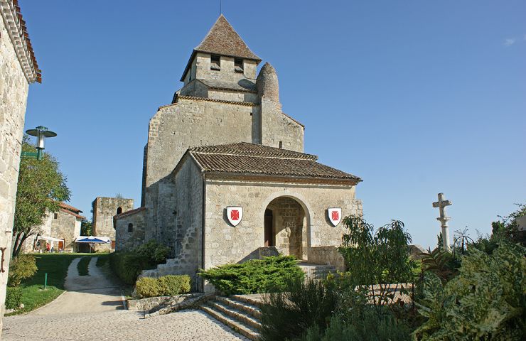 découvrez l'héritage de l'église saint-médard, un monument historique au cœur de la ville, connu pour son architecture remarquable et son riche patrimoine culturel.