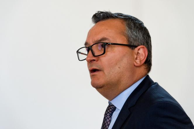 découvrez les préoccupations du maire concernant la carrière souterraine de paris et son impact potentiel sur la santé publique, la sécurité et l'avenir urbain de la capitale.