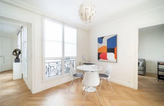 optimisez votre espace avec lumière rénovation à paris 75005 : rénovation complète de studios, solutions d’éclairage moderne et aménagement sur mesure pour un intérieur lumineux et fonctionnel.