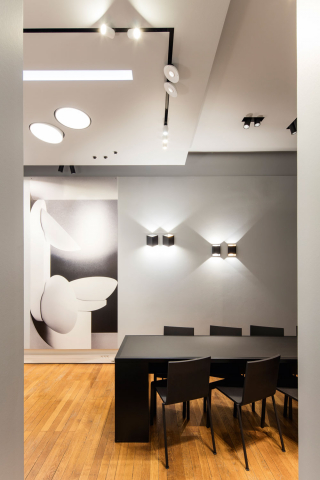 besoin de rénover la lumière de votre studio à paris 75005 ? profitez de notre expertise en éclairage et rénovation pour transformer votre espace en un lieu moderne et lumineux.