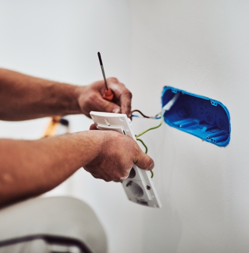 découvrez nos services de mise aux normes électriques à paris 75005. assurez la sécurité de votre installation électrique et respectez la législation en vigueur grâce à nos experts. contactez-nous pour un diagnostic complet et un devis personnalisé.