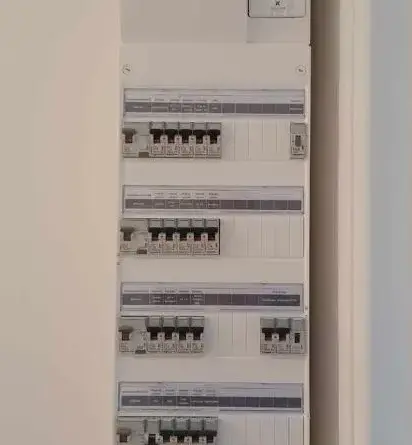 assurez la sécurité de votre installation électrique à paris 75005 avec nos services de mise aux normes. profitez d'une expertise de qualité pour vous conformer aux réglementations en vigueur et garantir le bon fonctionnement de vos équipements.