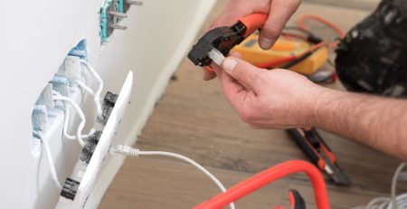 découvrez les normes électriques applicables dans le 75005, paris. garantissez la sécurité et la conformité de vos installations grâce à notre guide complet sur les réglementations en matière d'électricité. informez-vous sur les exigences techniques, les mises à jour récentes et les conseils pratiques pour tous vos projets.