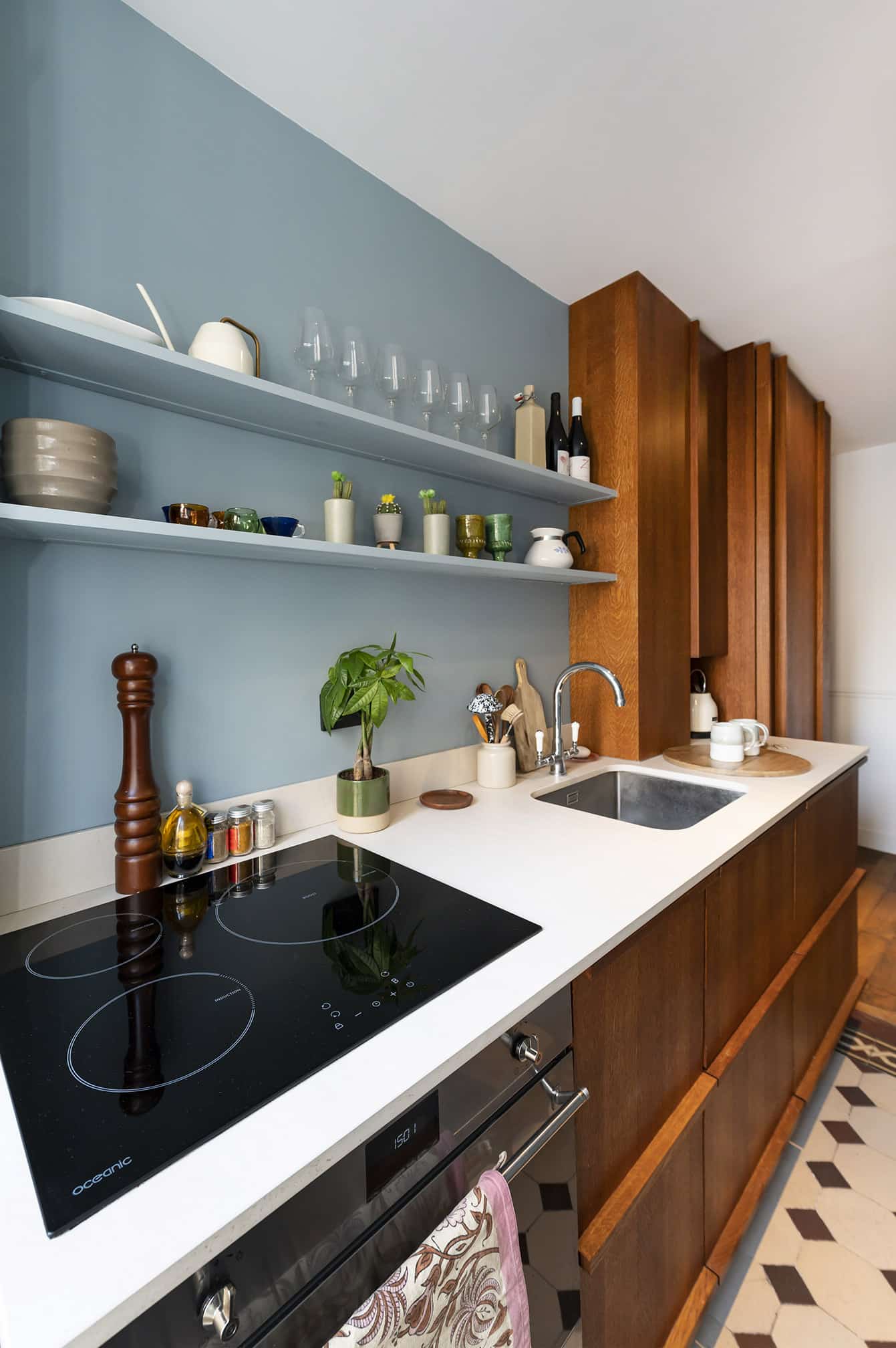 découvrez des astuces et conseils pratiques pour optimiser l'espace de votre appartement à paris 5. transformez chaque mètre carré en un lieu fonctionnel et agréable, tout en ajoutant une touche de style à votre intérieur. idéal pour les petits logements parisiens, apprenez à maximiser votre espace avec des solutions innovantes et abordables.