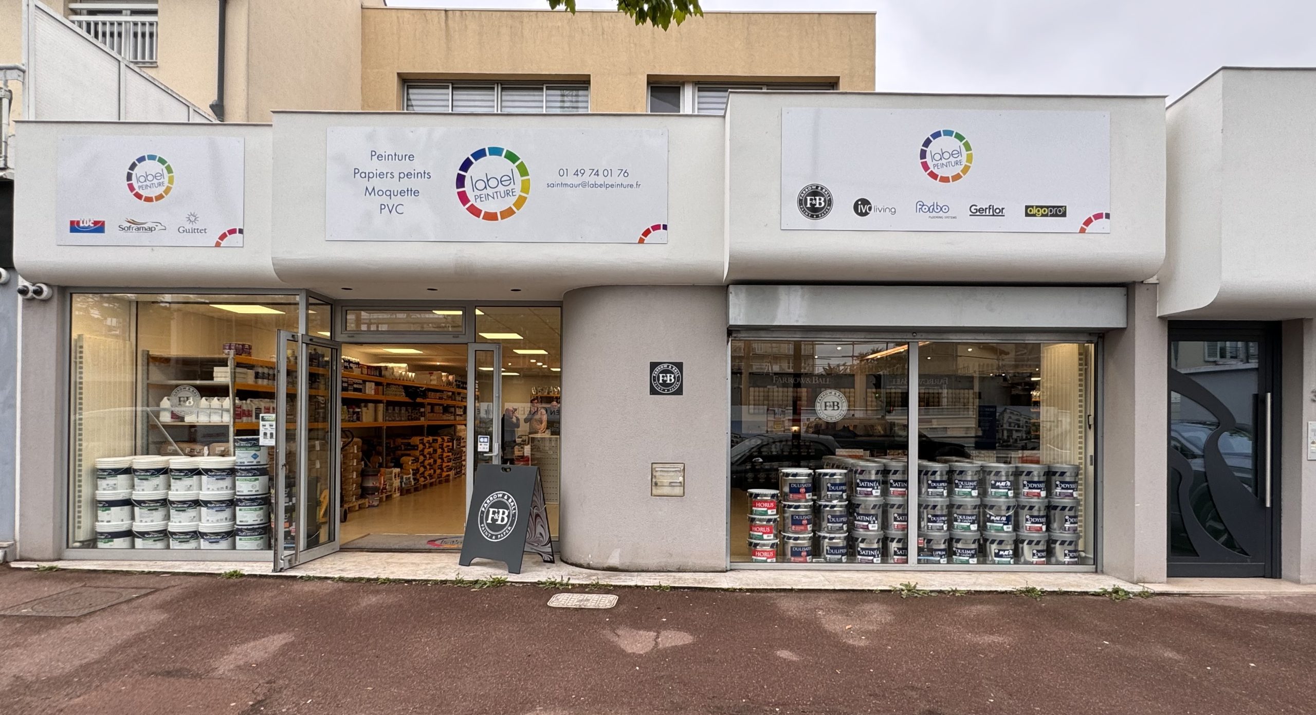 découvrez la boutique de peinture 75005, votre destination idéale pour des peintures de qualité, des conseils d'experts et des services sur mesure pour tous vos projets de décoration intérieure et extérieure.