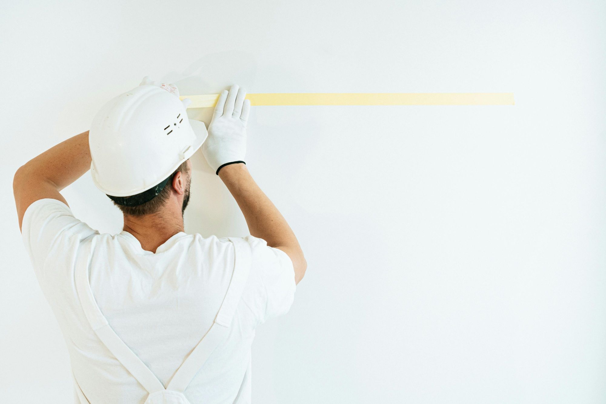 découvrez nos services de peinture intérieure à paris, alliant créativité et savoir-faire pour transformer vos espaces de vie. que ce soit pour un rafraîchissement ou une rénovation complète, nos experts vous accompagnent dans la réalisation de vos projets avec des finitions de qualité.