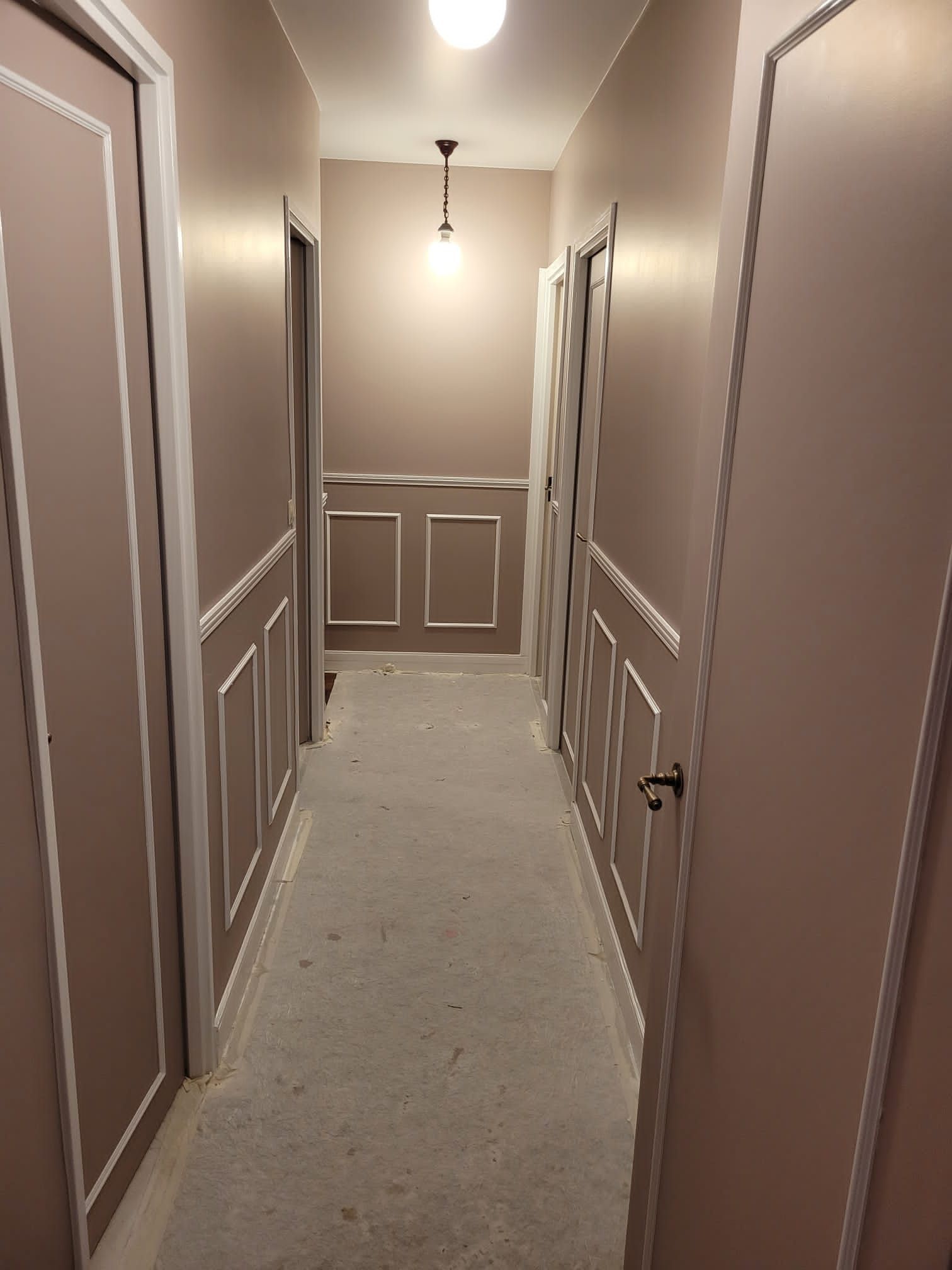 découvrez nos services de peinture intérieure à paris, alliant créativité et professionnalisme. transformez vos espaces de vie avec des couleurs et des finitions sur mesure, réalisées par des artisans qualifiés. donnez une nouvelle vie à votre intérieur dès aujourd'hui !