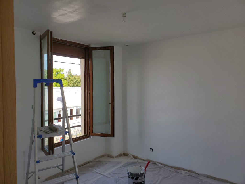 découvrez nos services de peinture intérieure à paris 75005. transformez vos espaces avec des peintures de qualité pour un intérieur élégant et personnalisé. obtenez un devis gratuit !