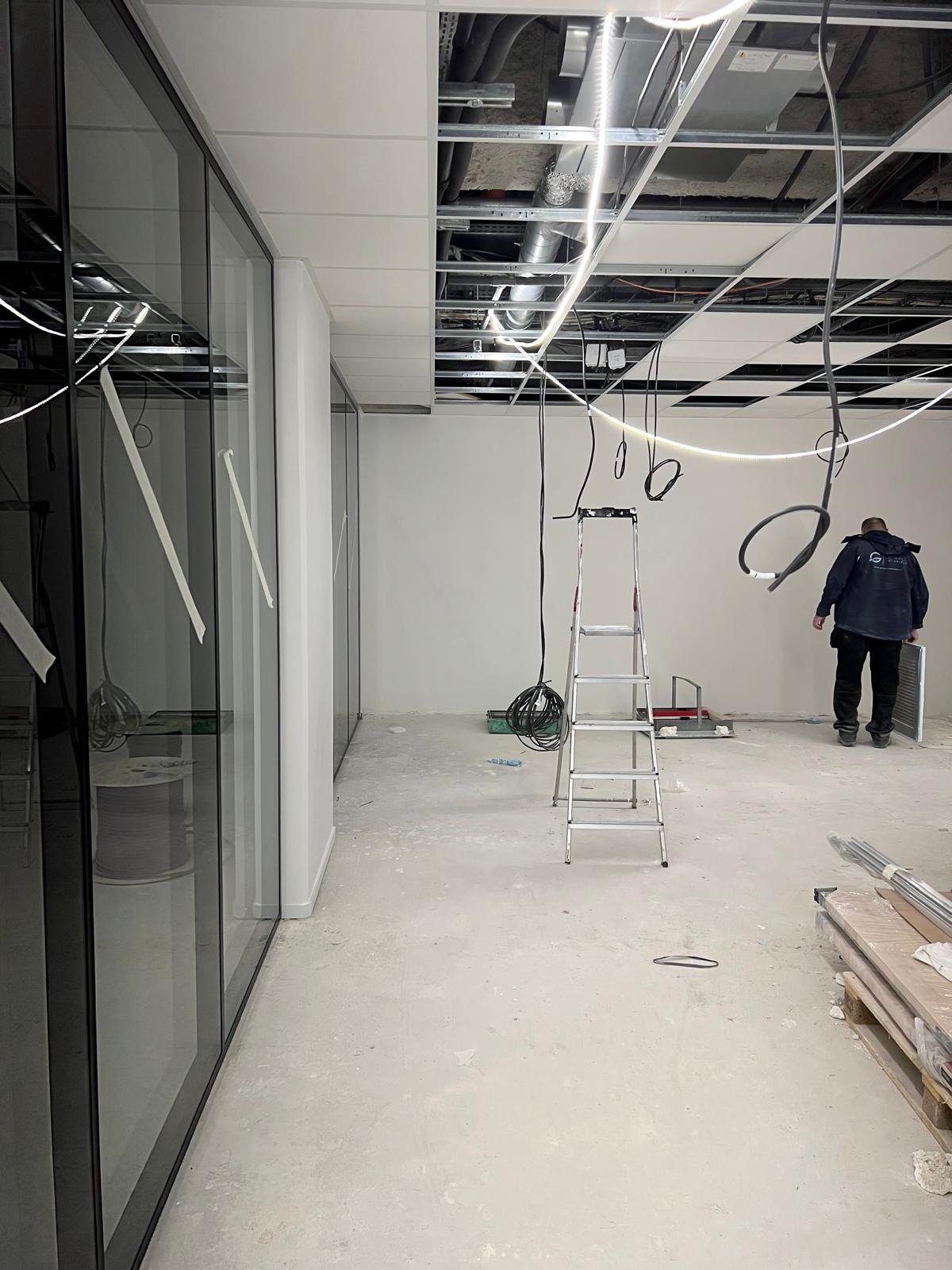 découvrez nos services de plâtrerie à paris 75005 : faux plafonds, cloisons, enduits et rénovation intérieure. intervention rapide par des professionnels qualifiés.