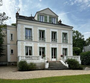 découvrez les prix des rénovations de luxe dans le 5ᵉ arrondissement de paris. transformez votre espace avec élégance et style grâce à des matériaux haut de gamme et des finitions impeccables. obtenez un devis personnalisé pour vos projets de rénovation.