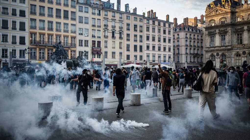découvrez les dernières protestations concernant les hlm à paris : causes, revendications des locataires, mobilisation des associations et impacts sur le logement social dans la capitale.