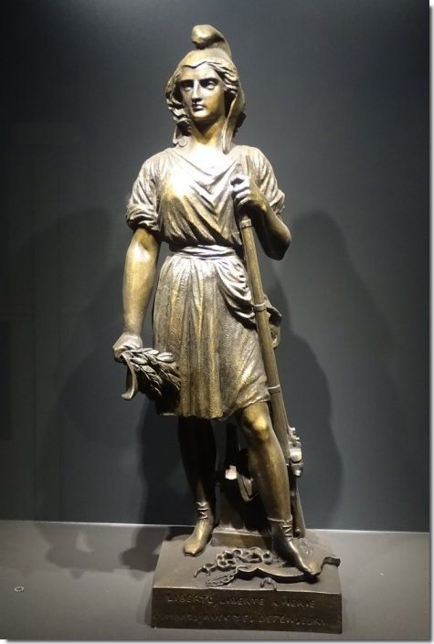 découvrez renaissance louvre rivoli, un hôtel élégant au cœur de paris, à deux pas du musée du louvre et de la rue de rivoli. profitez d’un séjour raffiné mêlant confort moderne et charme historique.