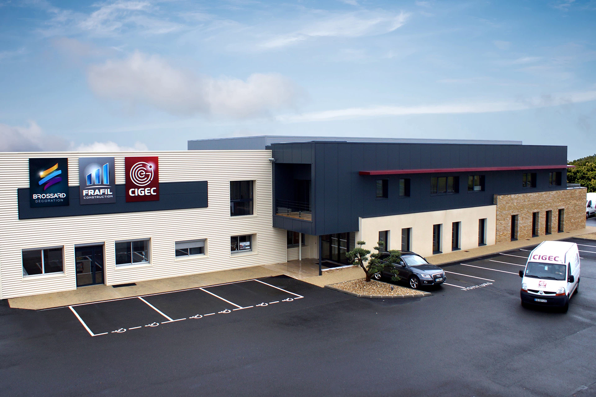 confiez la rénovation de votre bâtiment à châtillon à des professionnels expérimentés. travaux de qualité, conseils personnalisés et accompagnement sur-mesure pour tous vos projets de rénovation.