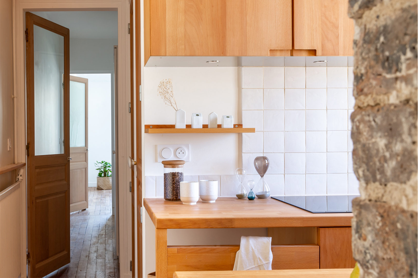 transformez votre cuisine dans le 75005 avec nos services de rénovation sur mesure. profitez d'un design moderne et fonctionnel, adapté à vos besoins et à votre budget. contactez-nous pour un devis gratuit et redonnez vie à votre espace culinaire.