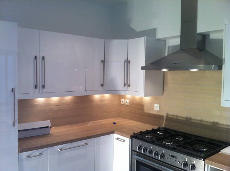 confiez la rénovation de votre cuisine à paris 75005 à des experts qualifiés. conseils personnalisés, matériaux de qualité et résultat sur-mesure pour une cuisine moderne et fonctionnelle dans le 5ème arrondissement.