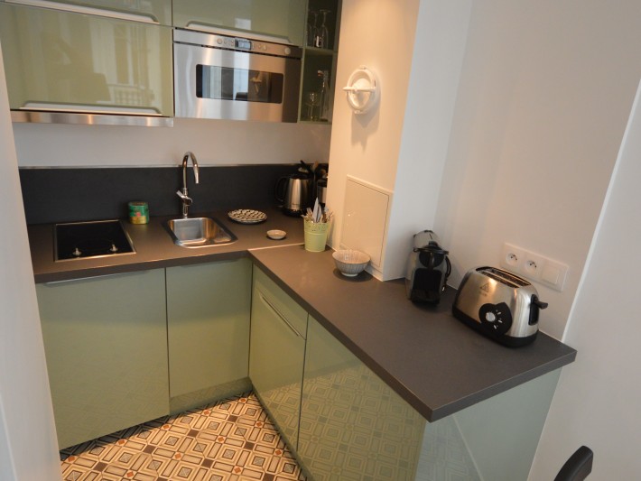 découvrez nos solutions de rénovation pour une petite cuisine à paris 75005 : optimisation de l’espace, design moderne et gain de fonctionnalité pour un intérieur sur-mesure adapté à vos besoins.