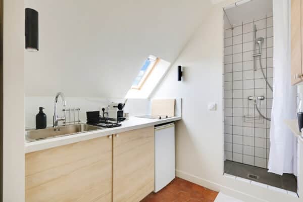 envie de rénover la cuisine de votre studio à paris 75005 ? découvrez nos solutions sur mesure pour optimiser l’espace, moderniser votre cuisine et valoriser votre studio au cœur du 5ème arrondissement.