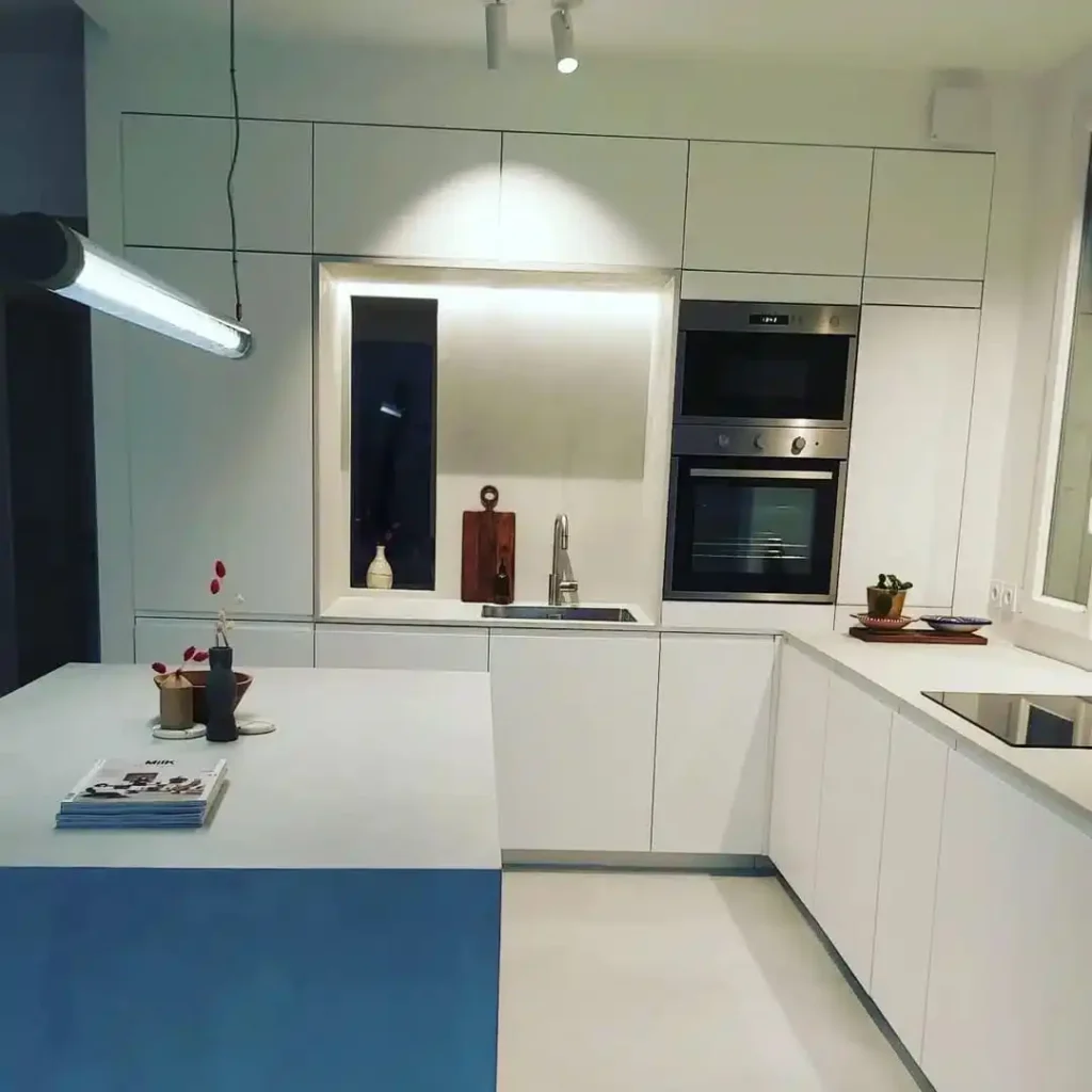 découvrez nos solutions de rénovation pour entreprises à paris en 2025 : modernisation de bureaux, optimisation d'espaces et travaux sur-mesure pour booster votre activité. devis gratuit, travaux garantis.