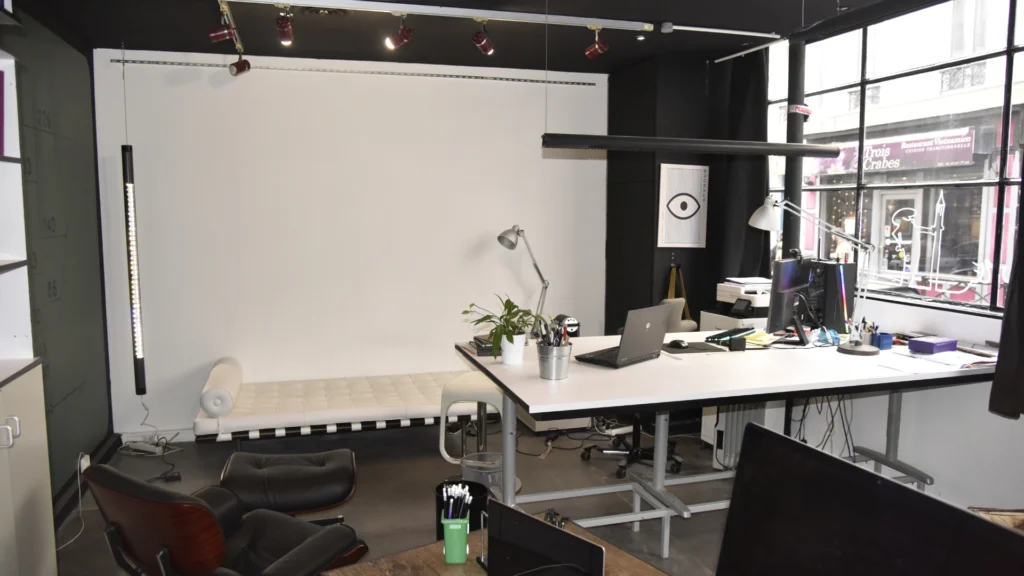 confiez votre projet de rénovation à un expert à paris. professionnels qualifiés, conseils personnalisés et travaux sur-mesure pour appartements et maisons. devis gratuit et accompagnement complet.