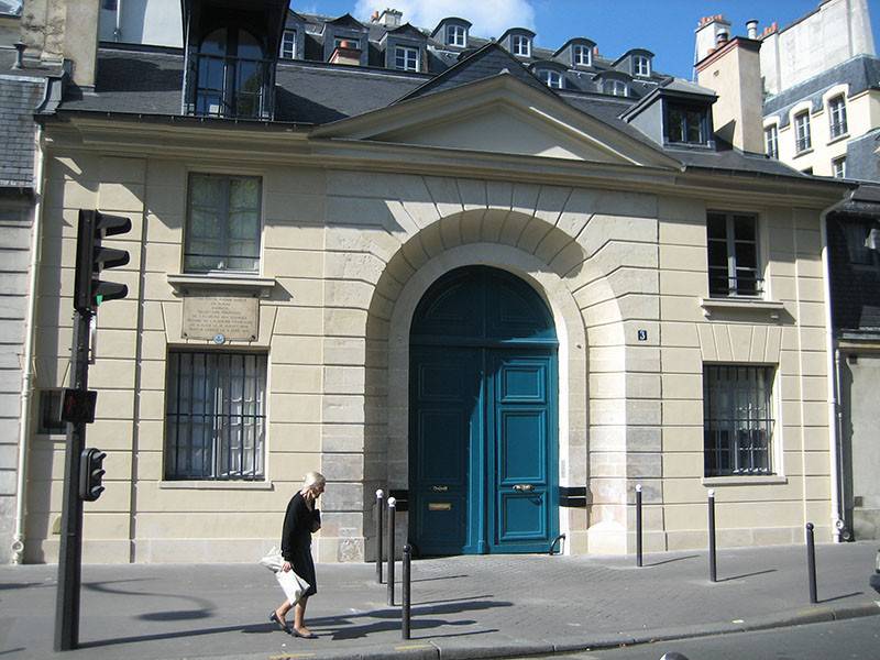 confiez la rénovation de votre façade à paris 75005 à des experts qualifiés. diagnostics, nettoyage, ravalement et mise en peinture pour sublimer et protéger votre immeuble. devis rapide et personnalisé.