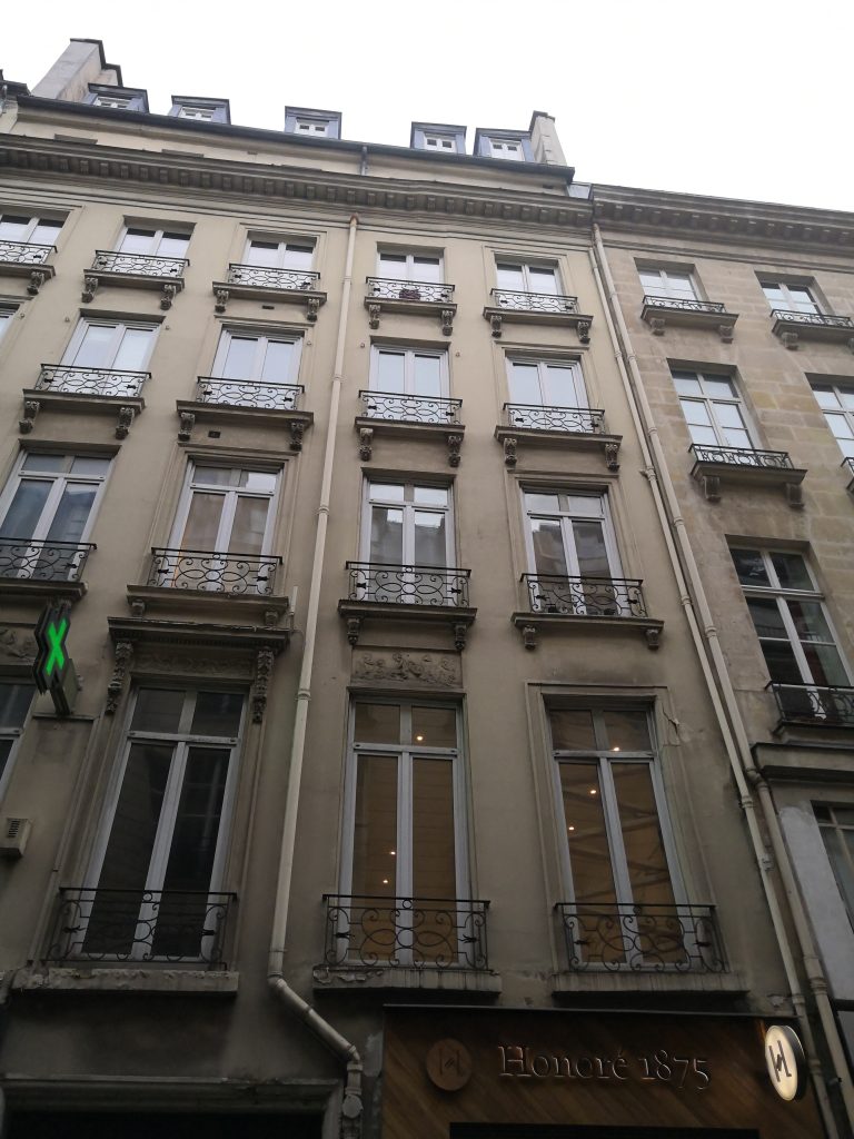 confiez la rénovation de votre façade à paris 75005 à des experts ! redonnez éclat et protection à votre immeuble avec des solutions adaptées. devis gratuit et conseils personnalisés.
