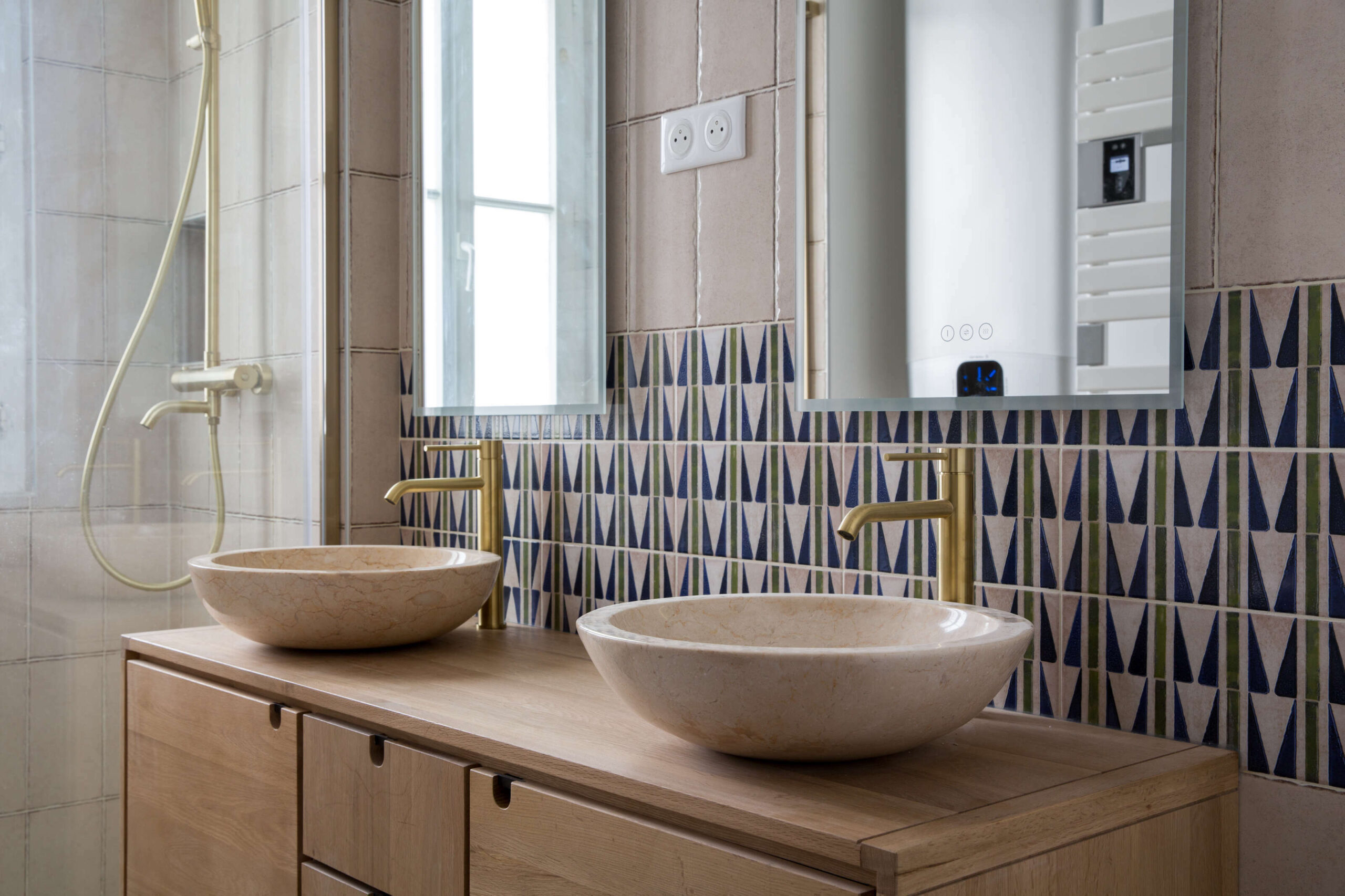 confiez vos travaux de rénovation à paris 75005 à des experts qualifiés. transformez votre appartement ou maison avec un accompagnement sur mesure et des résultats de qualité.