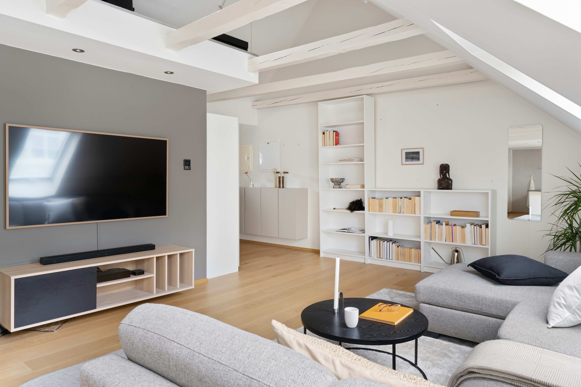 découvrez nos services de rénovation à paris 75005 pour transformer votre espace de vie. que ce soit pour des travaux de rénovation intérieure ou extérieure, notre équipe d'experts est là pour réaliser vos projets selon vos envies et votre budget.