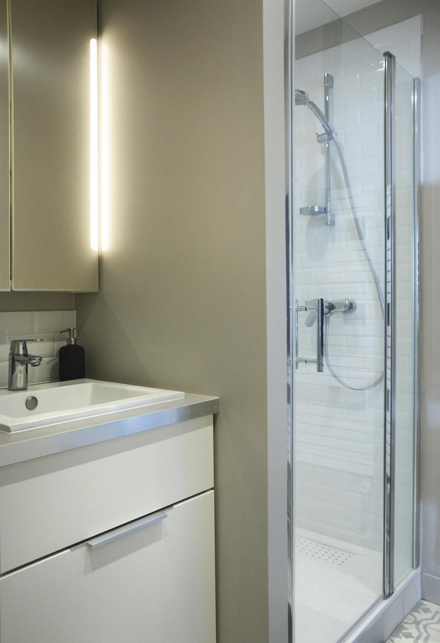 transformez votre salle de bain dans le 5ᵉ arrondissement avec nos services de rénovation sur mesure. profitez d'un espace moderne et fonctionnel, alliant confort et esthétique. contactez-nous pour un devis personnalisé.
