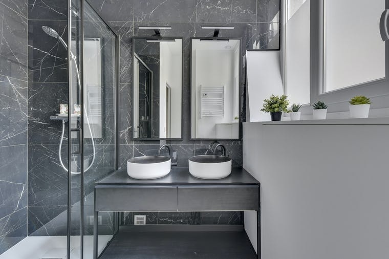 confiez la rénovation de votre salle de bain à paris 5 à des experts ! conception sur-mesure, modernisation et prestations de qualité pour un espace fonctionnel et élégant. demandez votre devis gratuit.