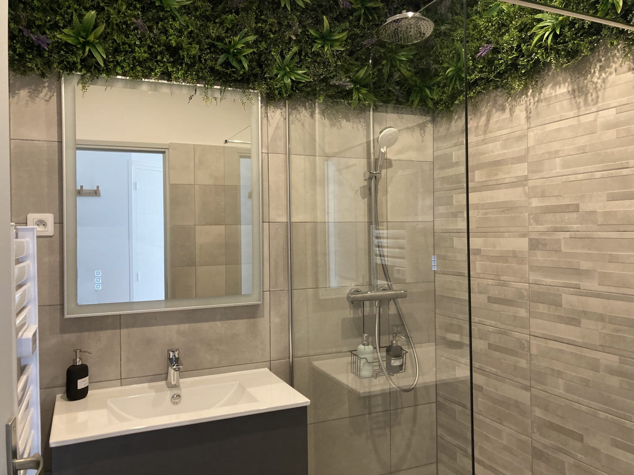 découvrez nos services de rénovation de salles de bain à paris 5ᵉ. transformez votre espace en un lieu élégant et fonctionnel grâce à notre expertise. contactez-nous pour un devis personnalisé et donnez vie à vos projets de rénovation!