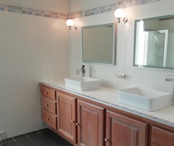 découvrez nos services de rénovation de salle de bains dans le 75005. transformez votre espace avec des designs modernes et fonctionnels, tout en bénéficiant d'une expertise professionnelle pour un chantier réussi.