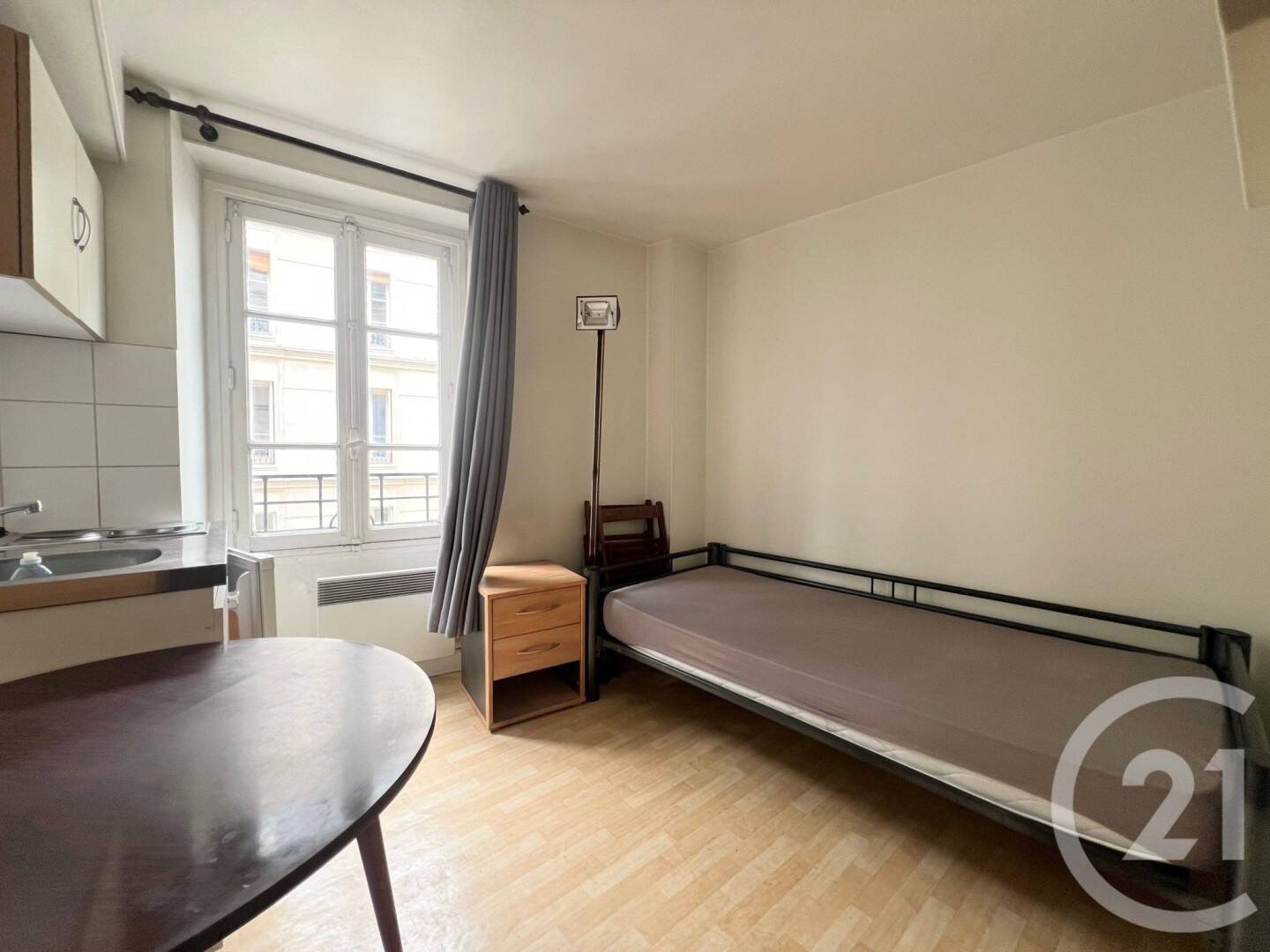 découvrez nos services de rénovation pour studios dans le 75005. transformez votre espace avec des solutions modernes et adaptées à vos besoins. contactez-nous pour un devis personnalisé et redonnez vie à votre intérieur !