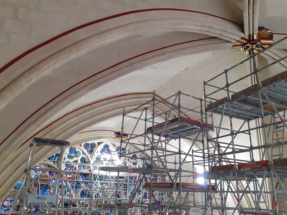 découvrez comment la restauration de la charpente de notre-dame redonne vie à ce chef-d'œuvre historique, en alliant savoir-faire traditionnel et techniques modernes pour préserver ce symbole du patrimoine français.