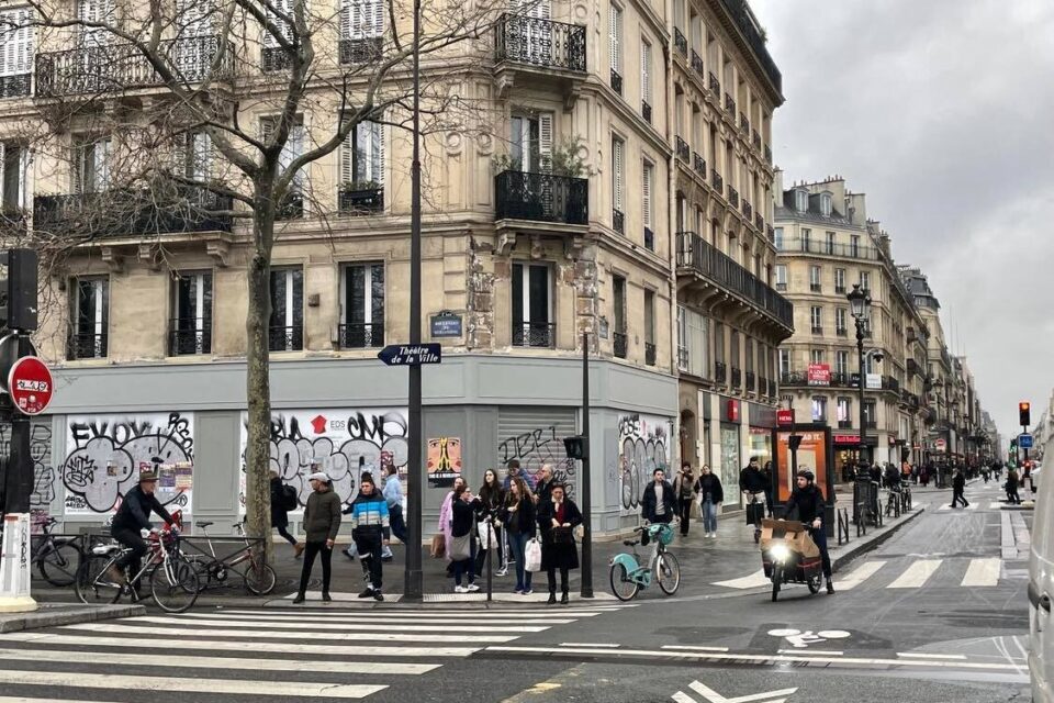 découvrez les changements récents de circulation sur rivoli : nouvelles règles, itinéraires mis à jour et conseils pour s’adapter facilement à la nouvelle organisation du trafic.